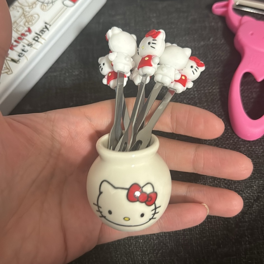 Hello kitty kitchen bundle - Picture 3 of 4